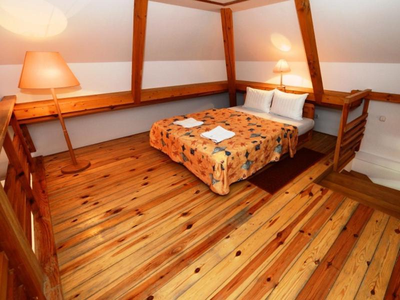 Bakony Hotel Баконьбийл Екстер'єр фото