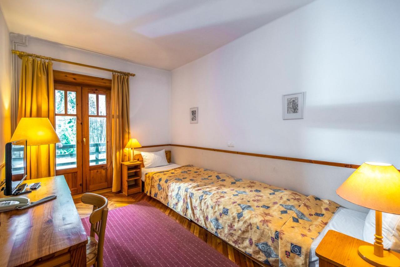 Bakony Hotel Баконьбийл Екстер'єр фото