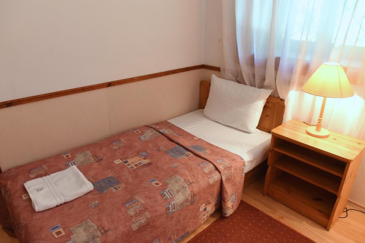 Bakony Hotel Баконьбийл Екстер'єр фото