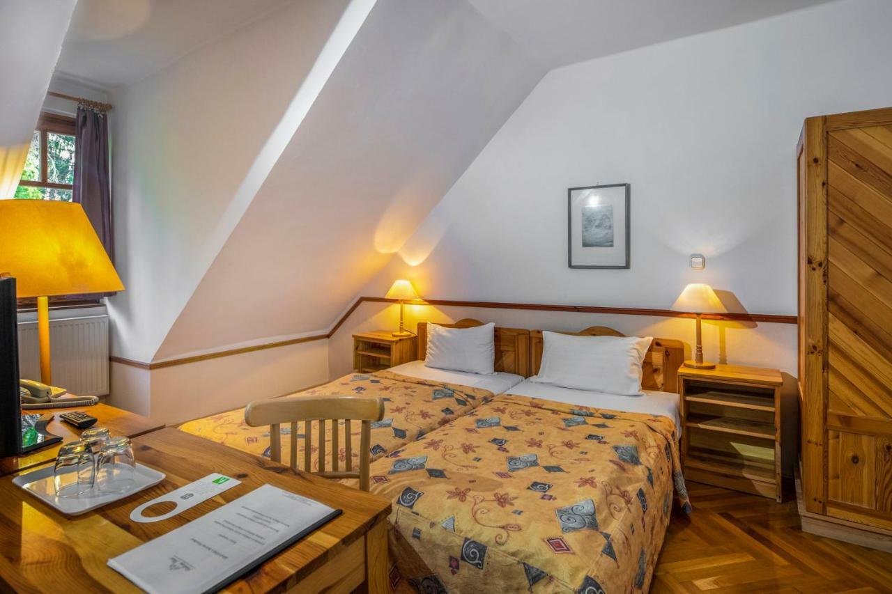 Bakony Hotel Баконьбийл Екстер'єр фото