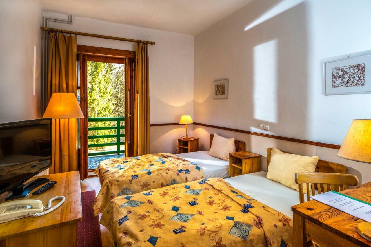 Bakony Hotel Баконьбийл Екстер'єр фото